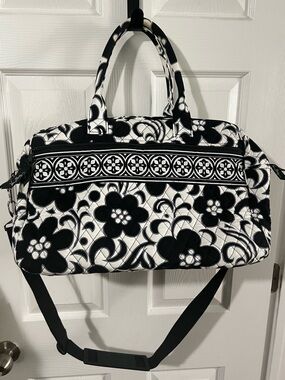Vera Bradley quilted travel duffle bag black-and-white "Night & Day" floral. L